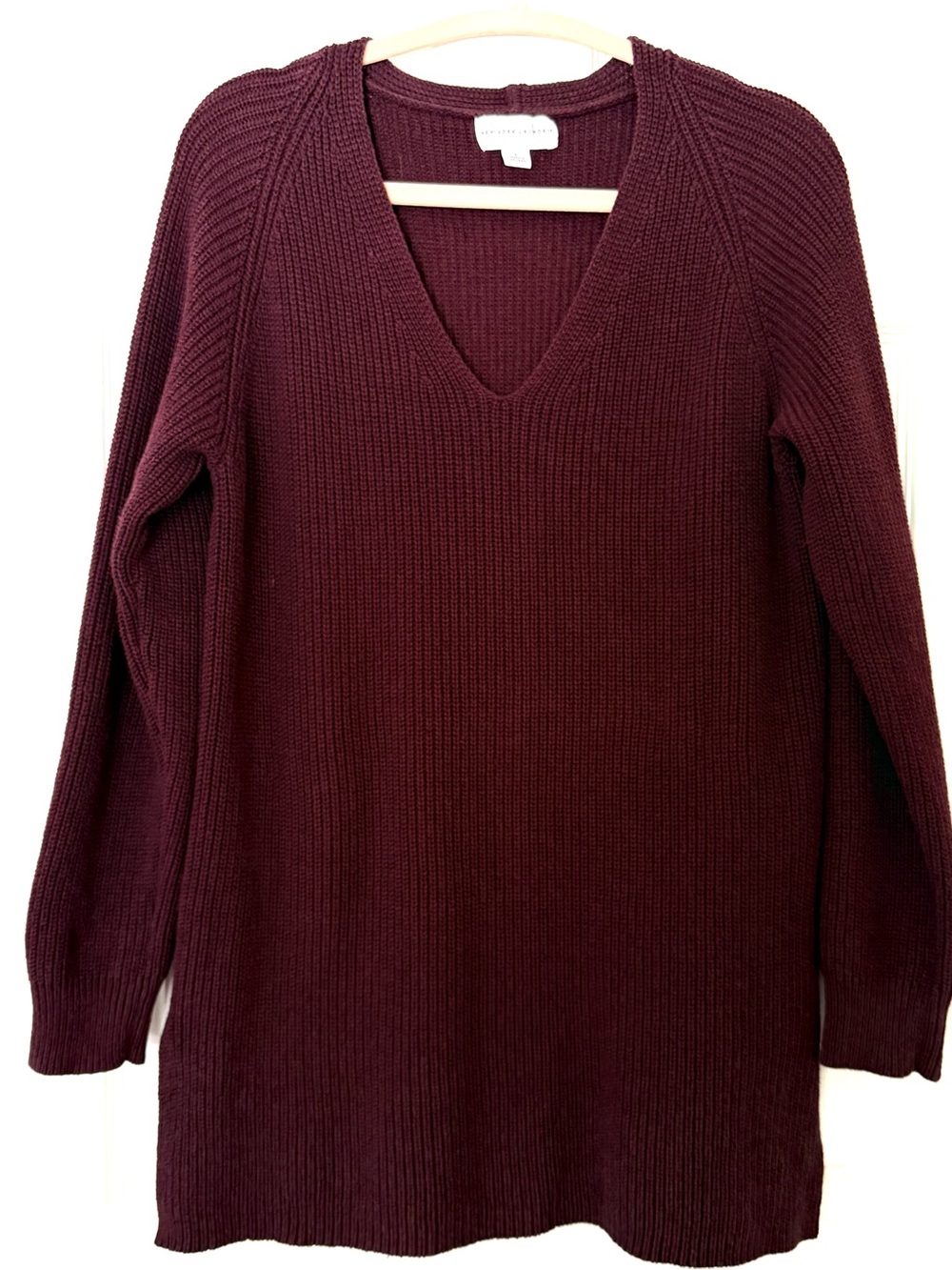 N.Y.L. New York Laundry burgundy V-Neck Ribbed Knit Sweater 100% cotton
